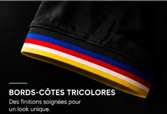 Maillot vert col polo Prestige – HÉRITAGE Les Îles aux Parfums Comores